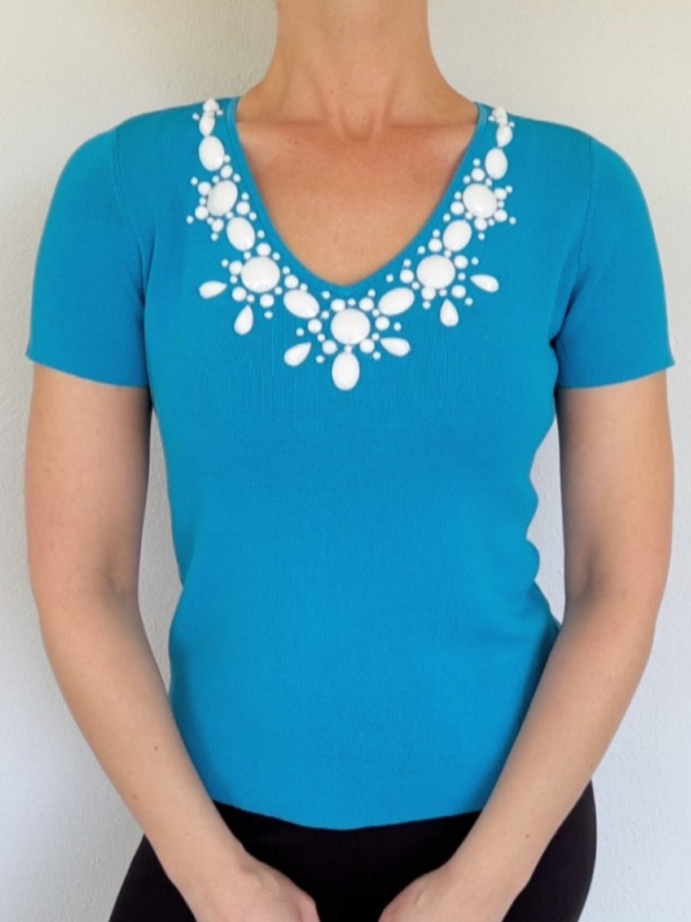 Ruby Rd. Bright blue white beaded neckline v-neck knit sweater top size medium